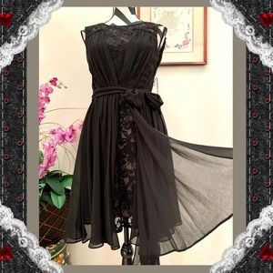 Vera Wang Chiffon Overlay Lace Flowing Dress